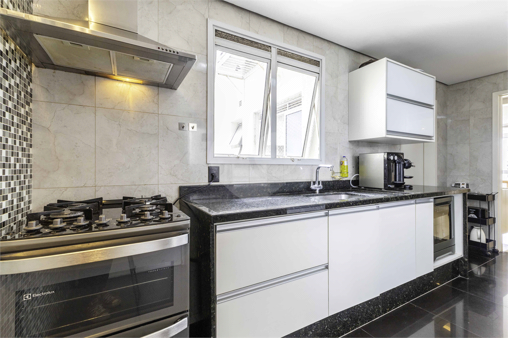 Apartamento em Perdizes com quadra tênis