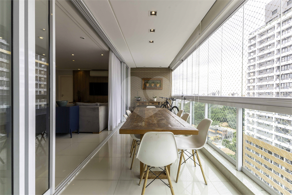 Apartamento em Perdizes com quadra tênis