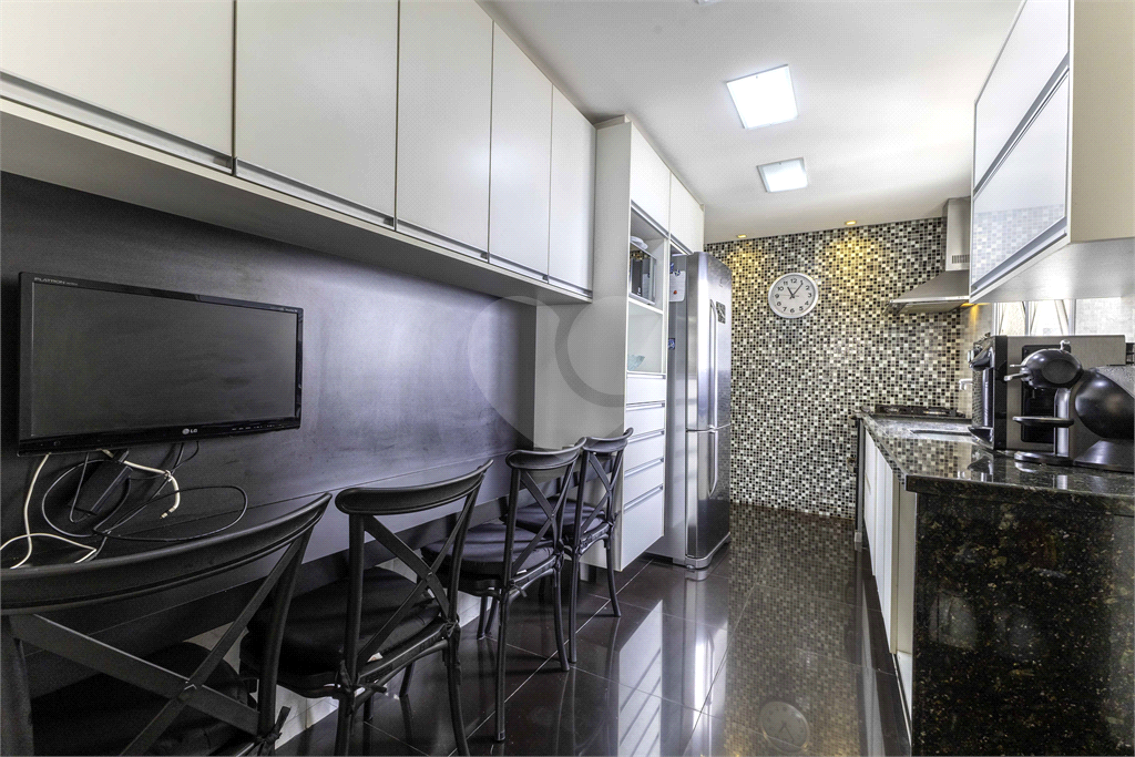 Apartamento em Perdizes com quadra tênis