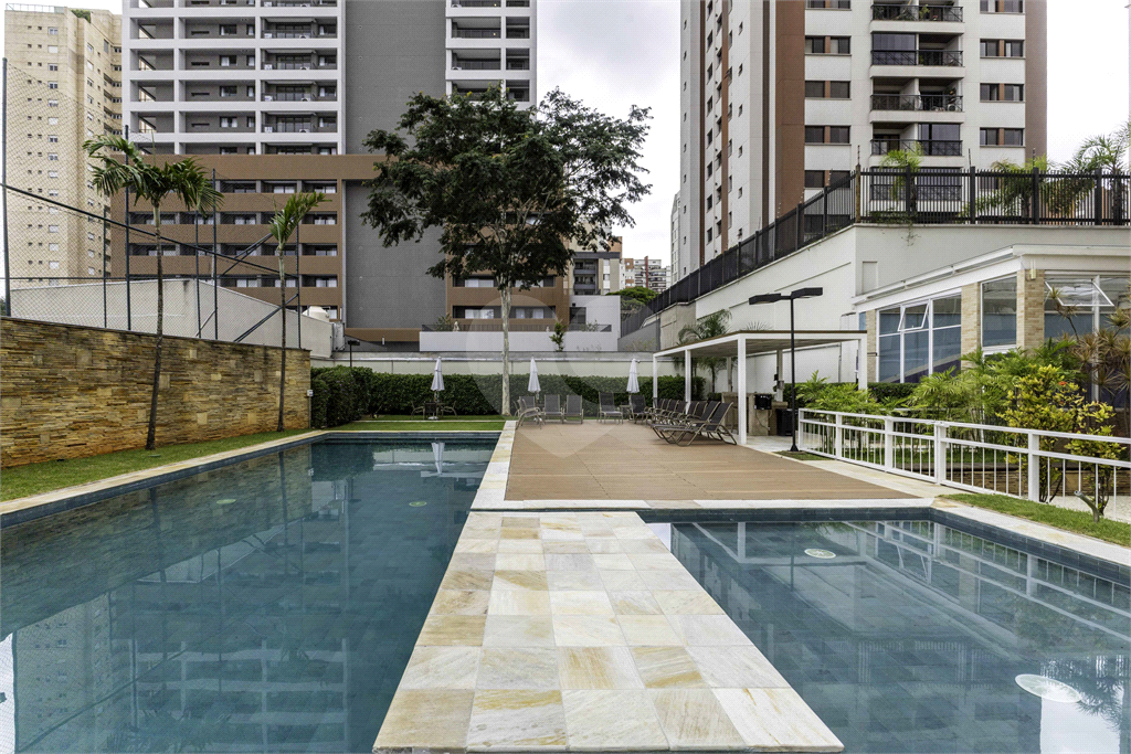 Apartamento em Perdizes com quadra tênis