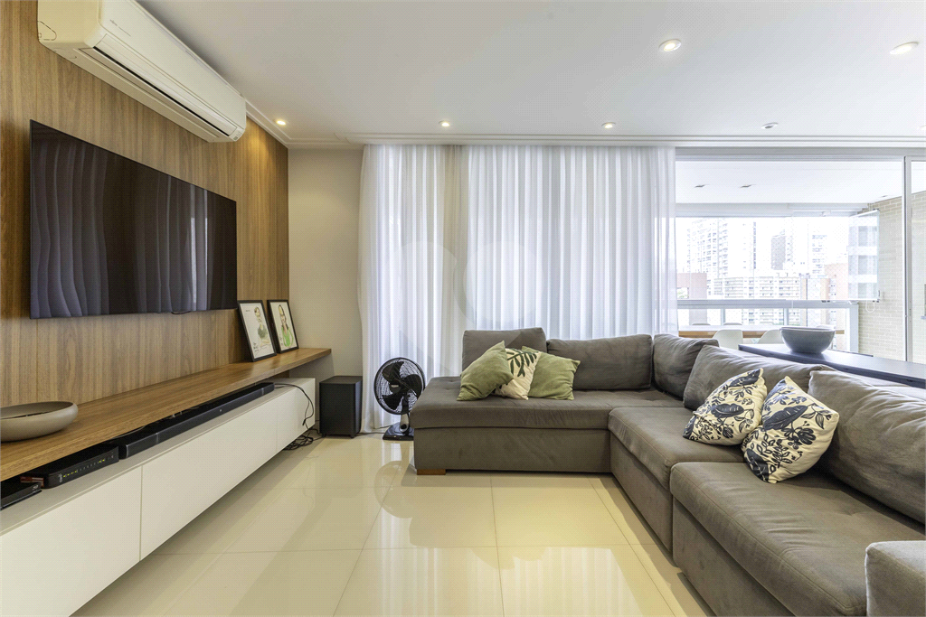 Apartamento em Perdizes com quadra tênis