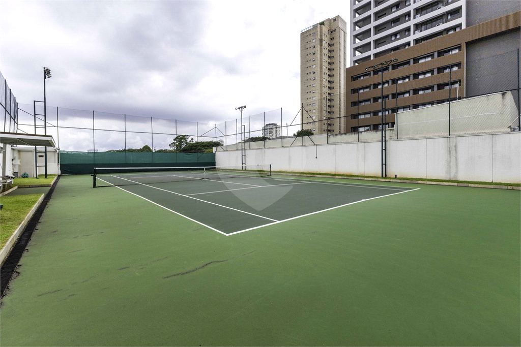 Apartamento em Perdizes com quadra tênis