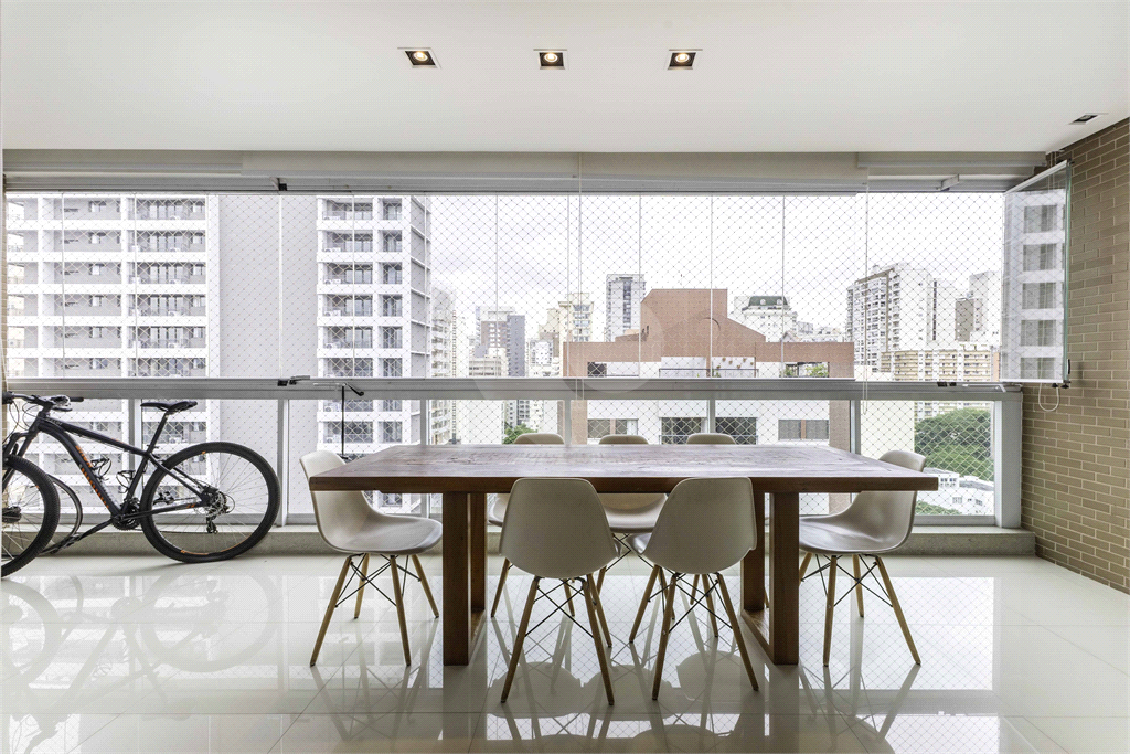 Apartamento em Perdizes com quadra tênis