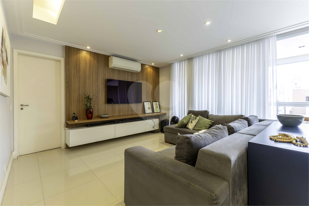 Apartamento em Perdizes com quadra tênis