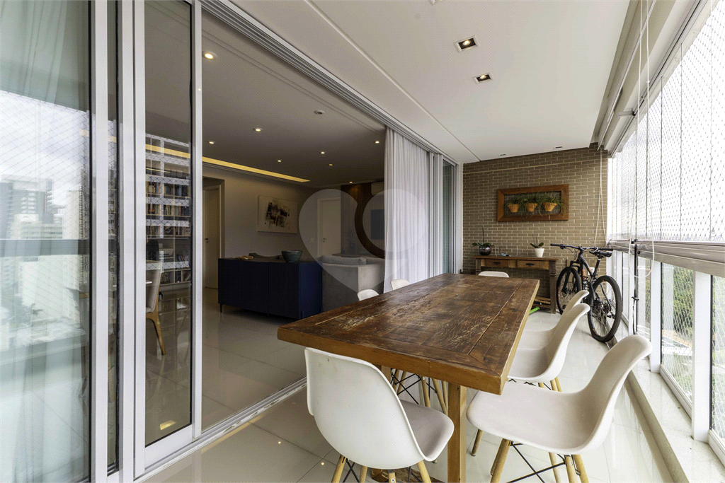 Apartamento em Perdizes com quadra tênis