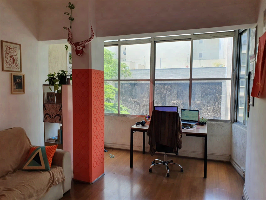 "Apartamento 2 dormitórios, 72 m² em localização privilegiada"