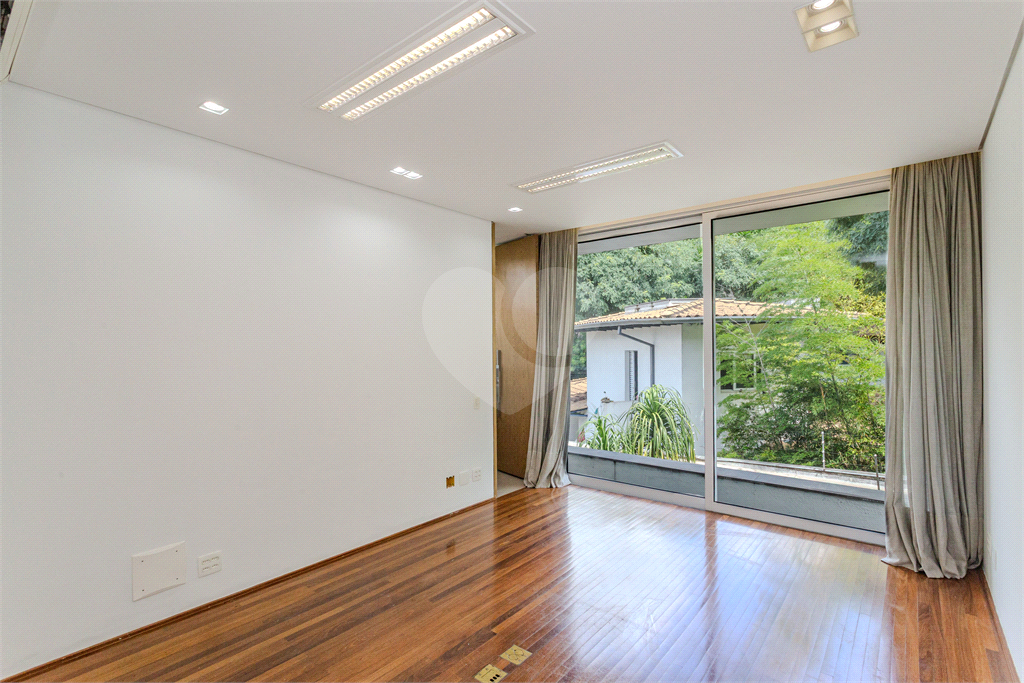 Casa comercial de alto padrão em Alto de Pinheiros 