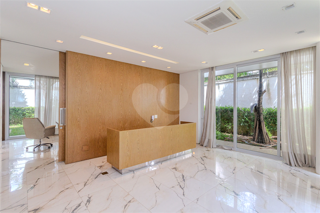 Casa comercial de alto padrão em Alto de Pinheiros 