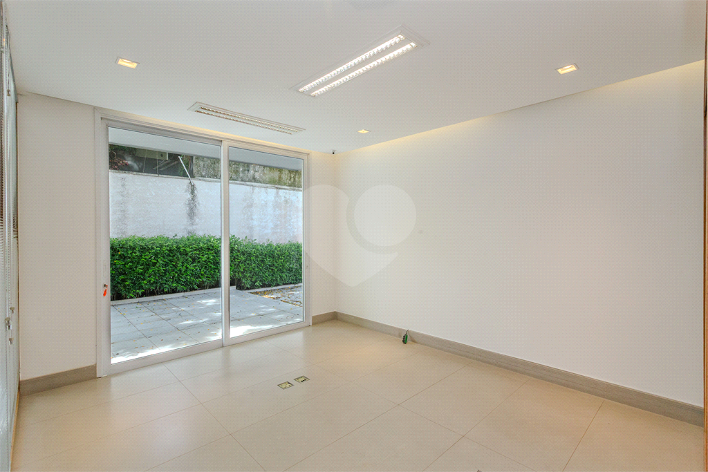 Casa comercial de alto padrão em Alto de Pinheiros 