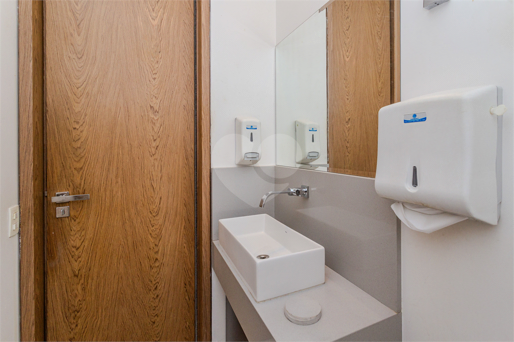 Casa comercial de alto padrão em Alto de Pinheiros 