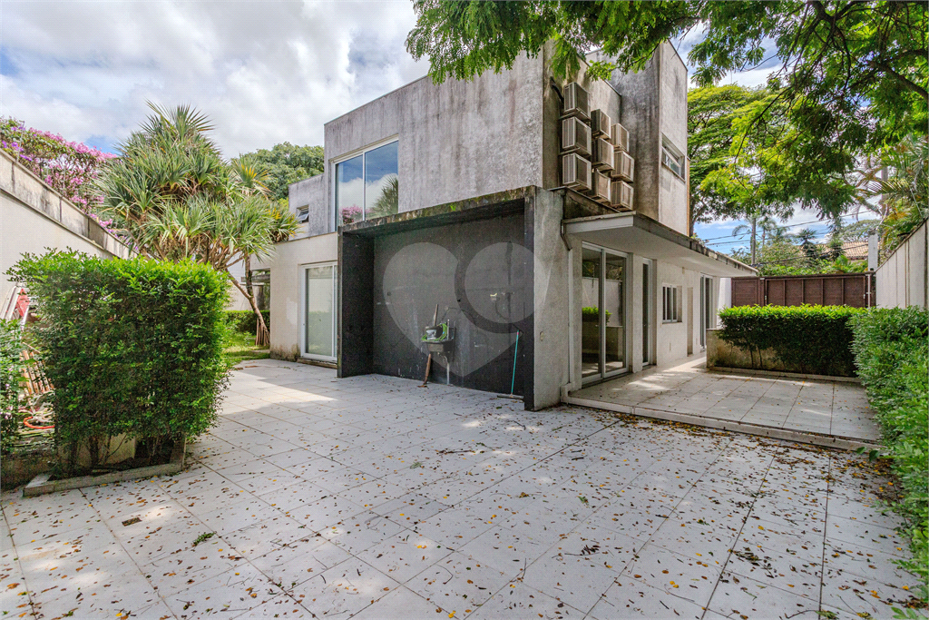 Casa comercial de alto padrão em Alto de Pinheiros 