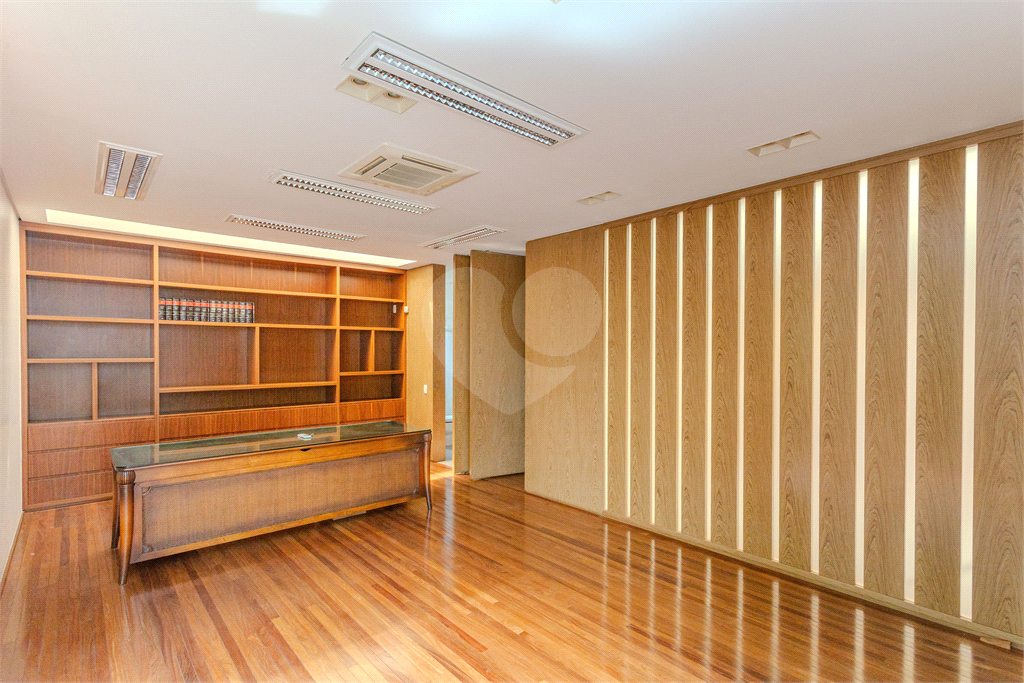 Casa comercial de alto padrão em Alto de Pinheiros 