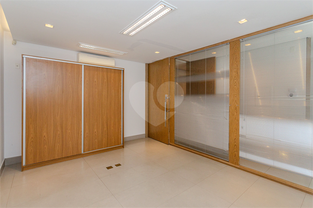 Casa comercial de alto padrão em Alto de Pinheiros 