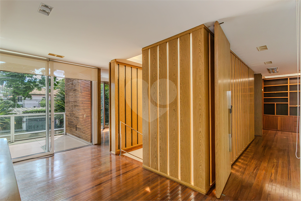 Casa comercial de alto padrão em Alto de Pinheiros 