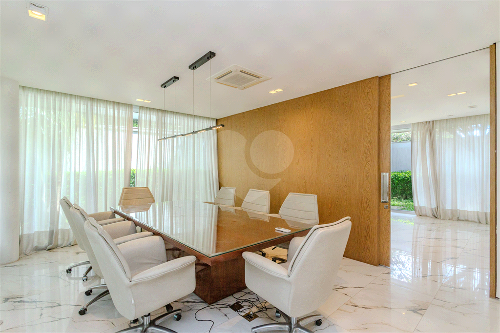 Casa comercial de alto padrão em Alto de Pinheiros 