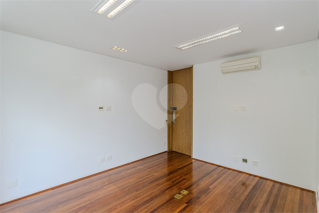 Casa comercial de alto padrão em Alto de Pinheiros 