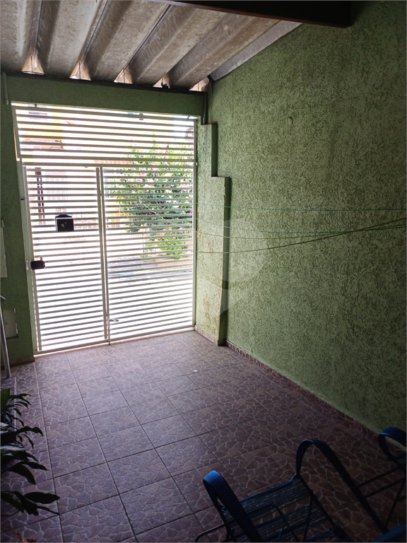 Casa a venda na Vila Medeiros, com 4 dormitórios, sala, cozinha, 2 banheiros, 2 vagas de garagem