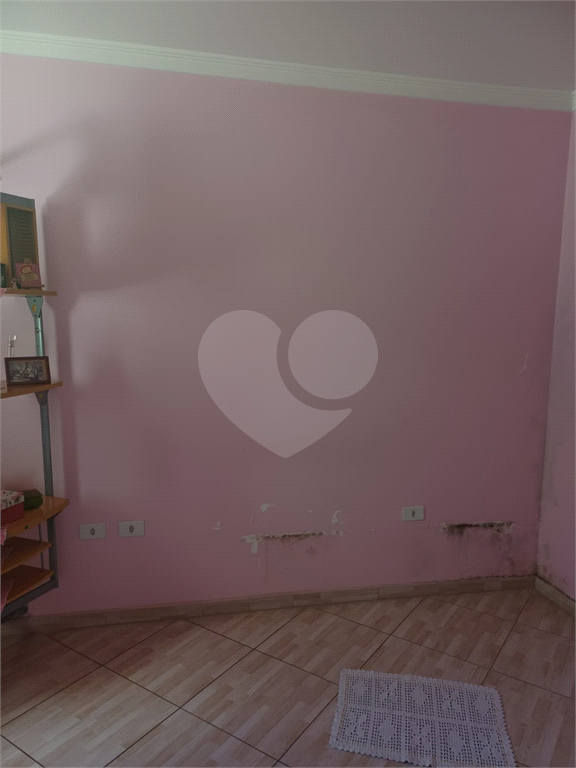 Casa a venda na Vila Medeiros, com 4 dormitórios, sala, cozinha, 2 banheiros, 2 vagas de garagem