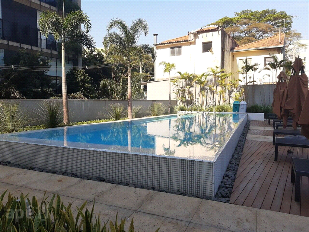 Estúdio Design na Vila Madalena: Praticidade e Charme - com vaga. 