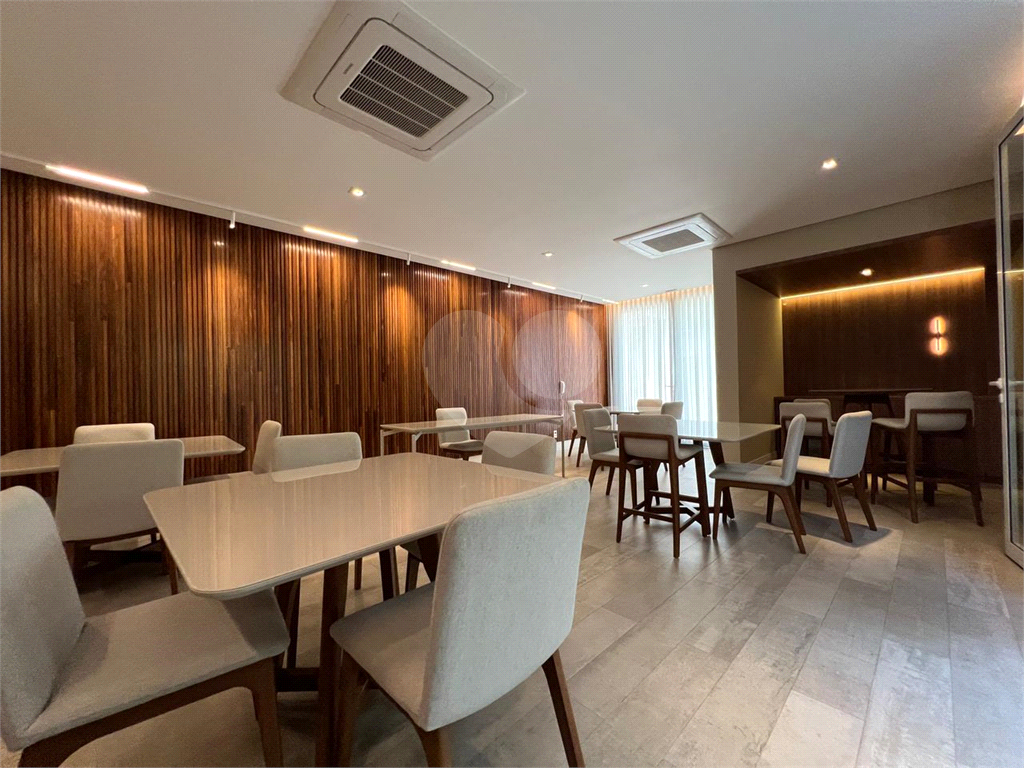 ELEGÂNCIA ATEMPORAL EM SANTANA