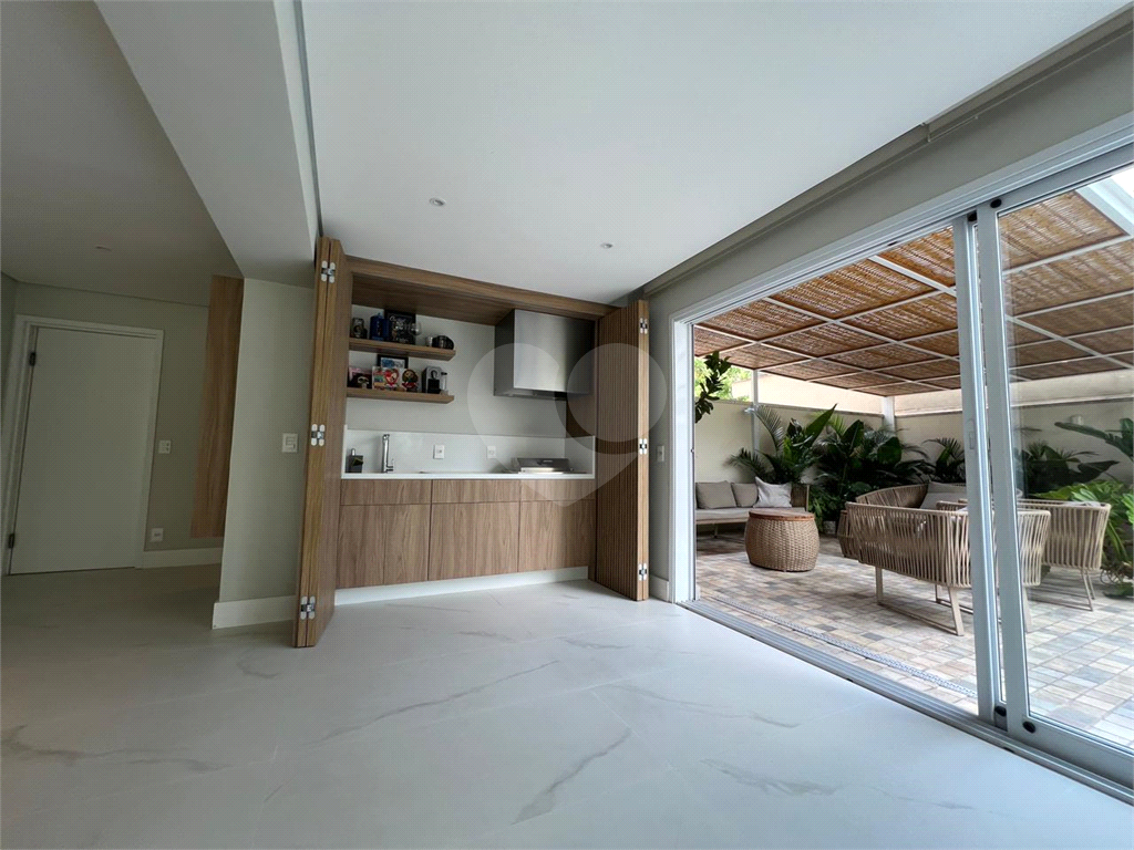 ELEGÂNCIA ATEMPORAL EM SANTANA