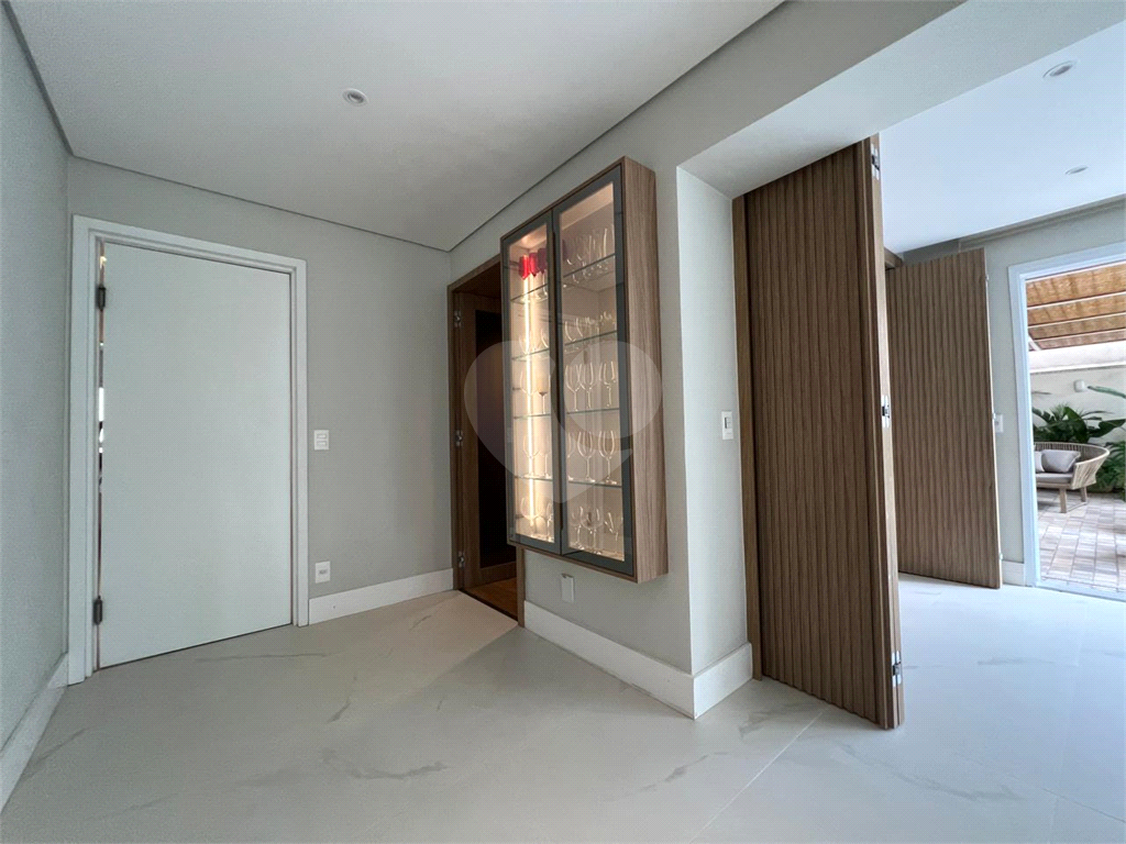 ELEGÂNCIA ATEMPORAL EM SANTANA