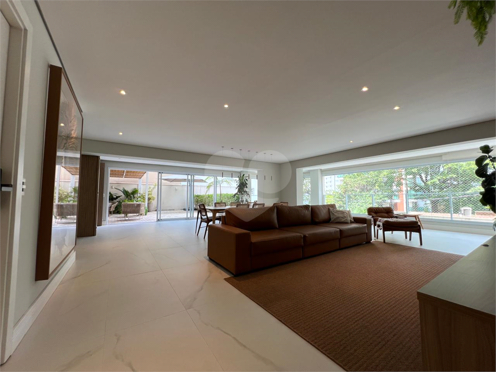 ELEGÂNCIA ATEMPORAL EM SANTANA