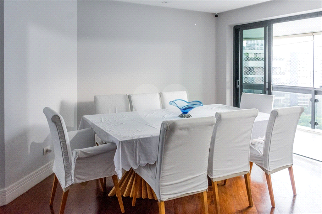 VILA NOVA CONCEIÇÃO - 216 M² - 4 VAGAS 