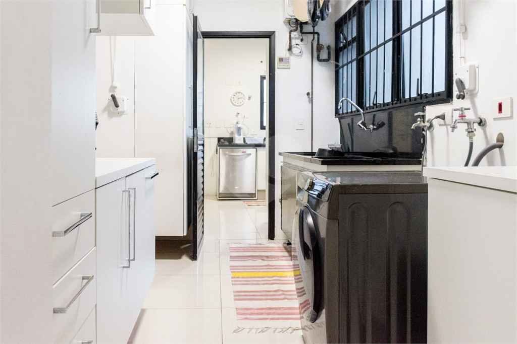 VILA NOVA CONCEIÇÃO - 216 M² - 4 VAGAS 