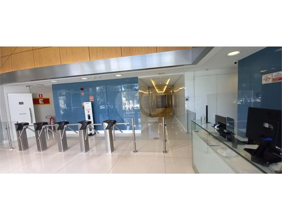 Sala comercial a Venda ou Locação de 39m2 Ave. Marques de São Vicente