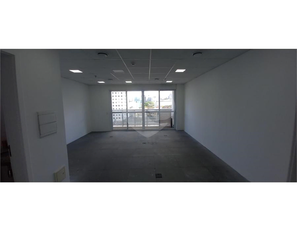 Sala comercial a Venda ou Locação de 39m2 Ave. Marques de São Vicente