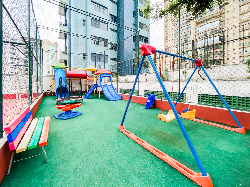 Apartamento com 3 suítes e varanda gourmet em Santana