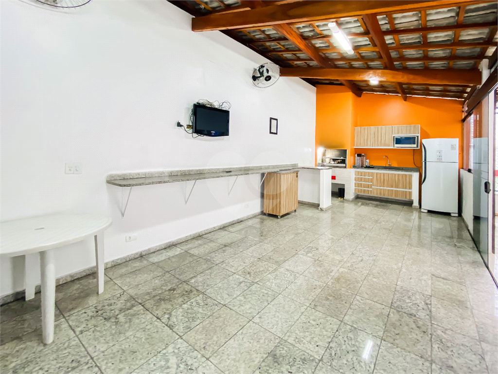 Apartamento com 3 suítes e varanda gourmet em Santana