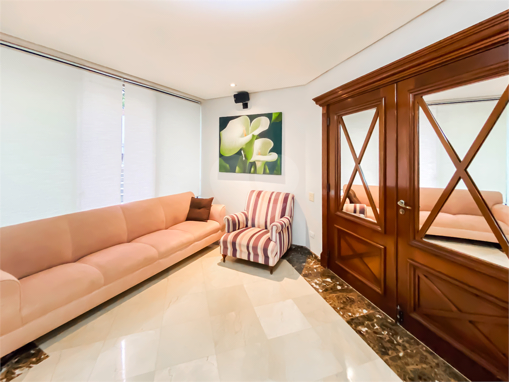 Apartamento com 3 suítes e varanda gourmet em Santana