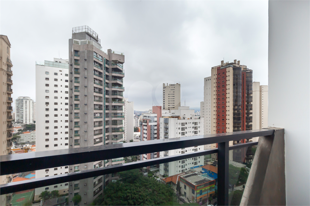 Apartamento com 3 suítes e varanda gourmet em Santana