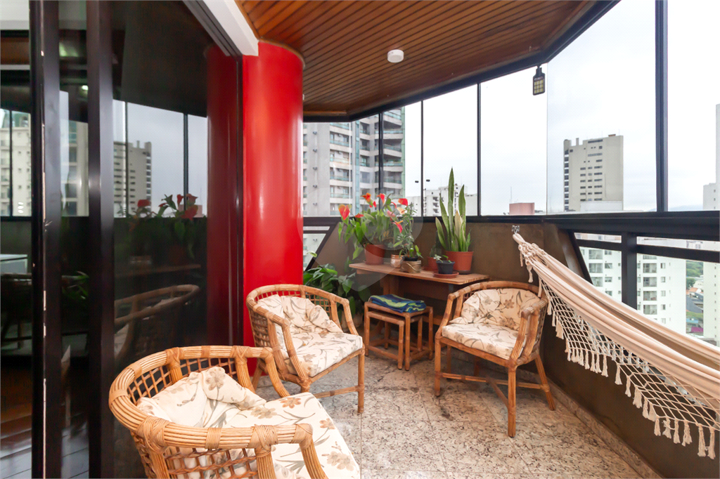 Apartamento com 3 suítes e varanda gourmet em Santana