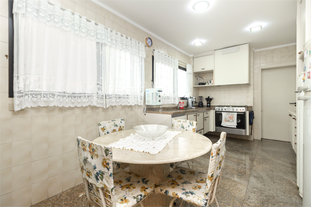 Apartamento com 3 suítes e varanda gourmet em Santana