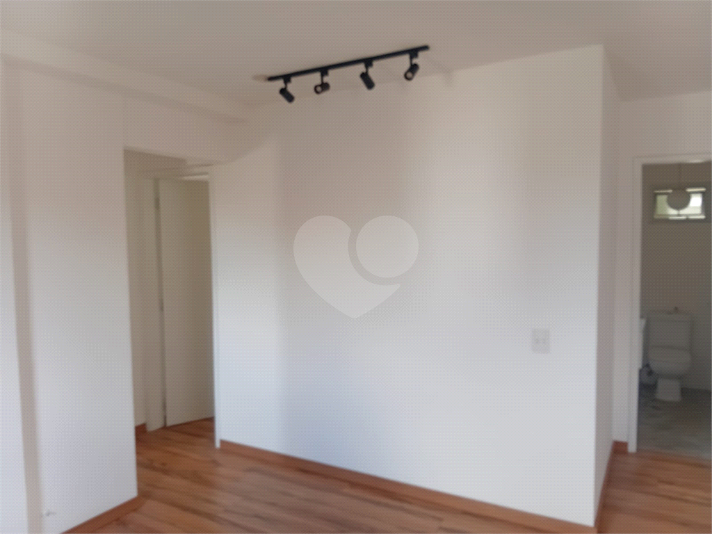 Vila Madalena – Apartamento Modernizado com Sacada e 1 Vagas | 90m²