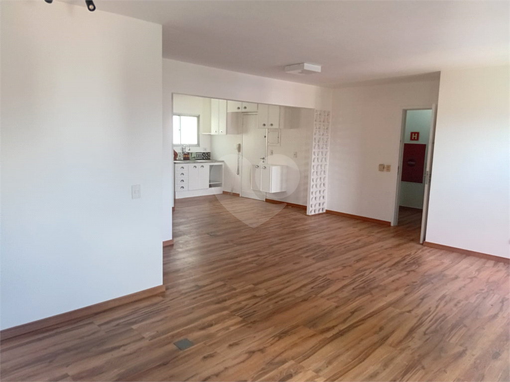 Vila Madalena – Apartamento Modernizado com Sacada e 1 Vagas | 90m²