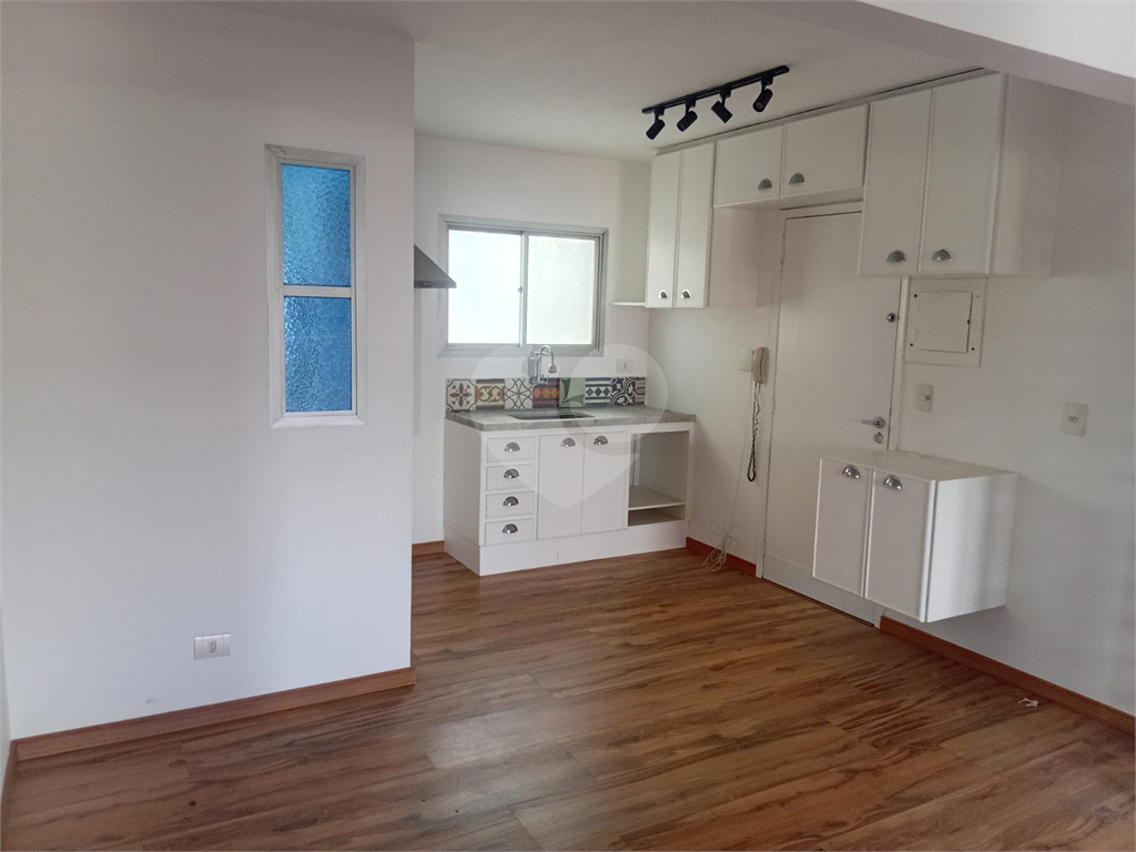 Vila Madalena – Apartamento Modernizado com Sacada e 1 Vagas | 90m²