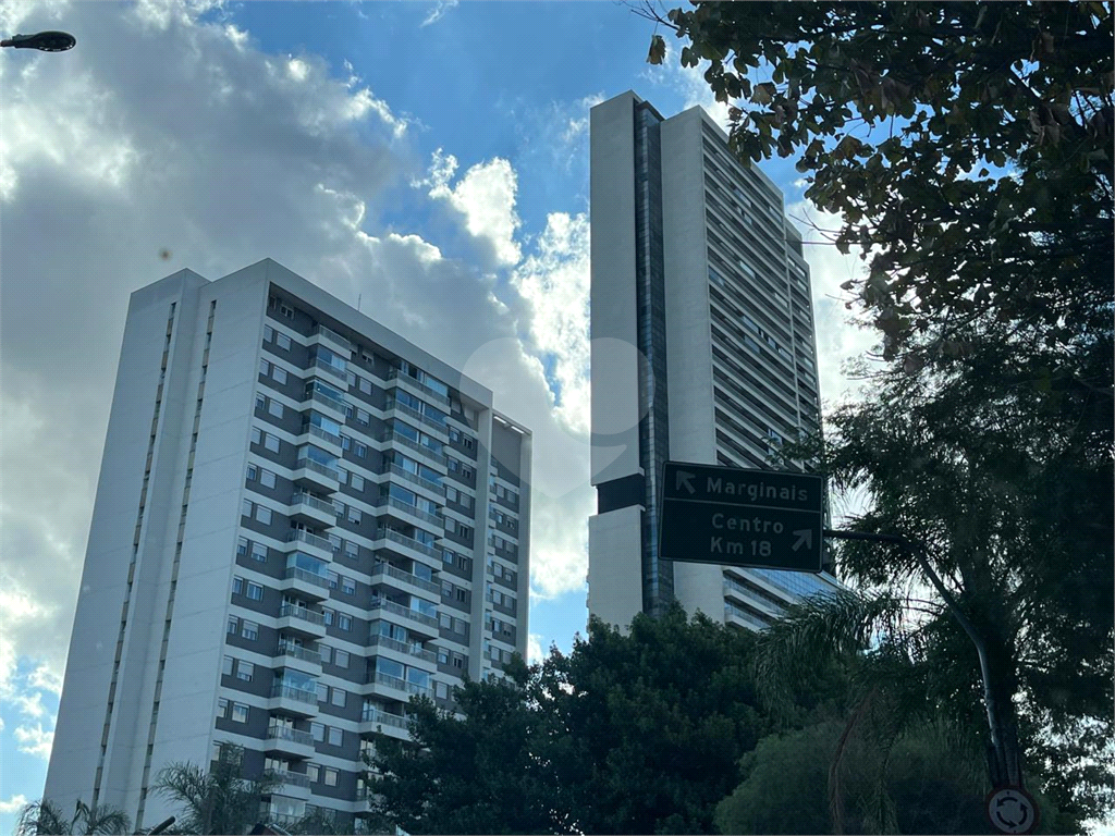 APARTAMENTO em CENTRO