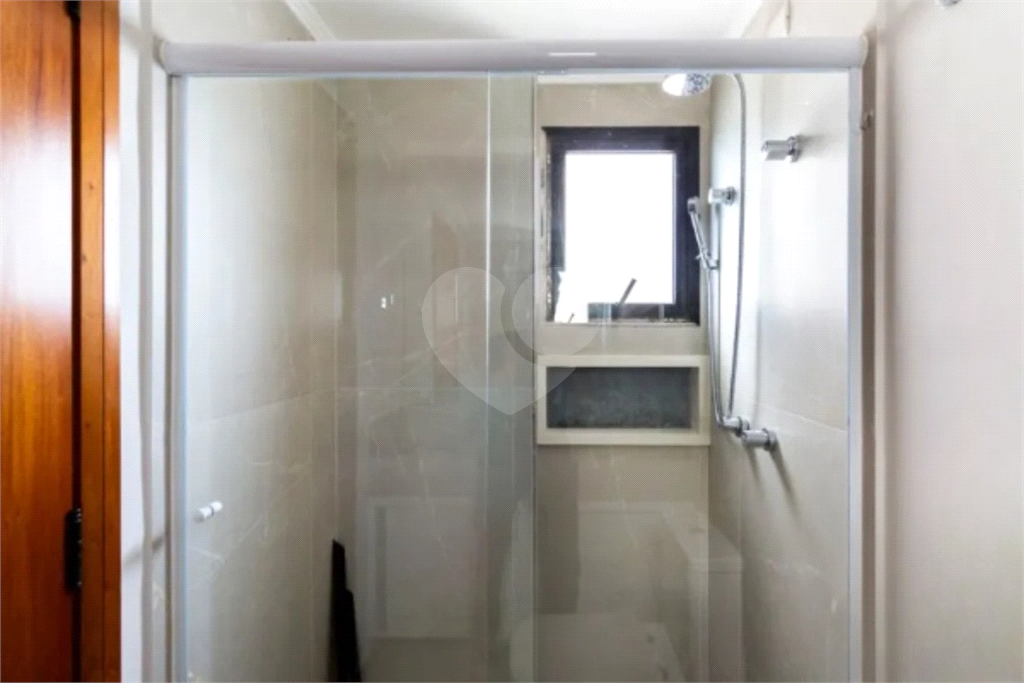 Higienópolis: 2 suítes, varanda envidraçada e vista aberta