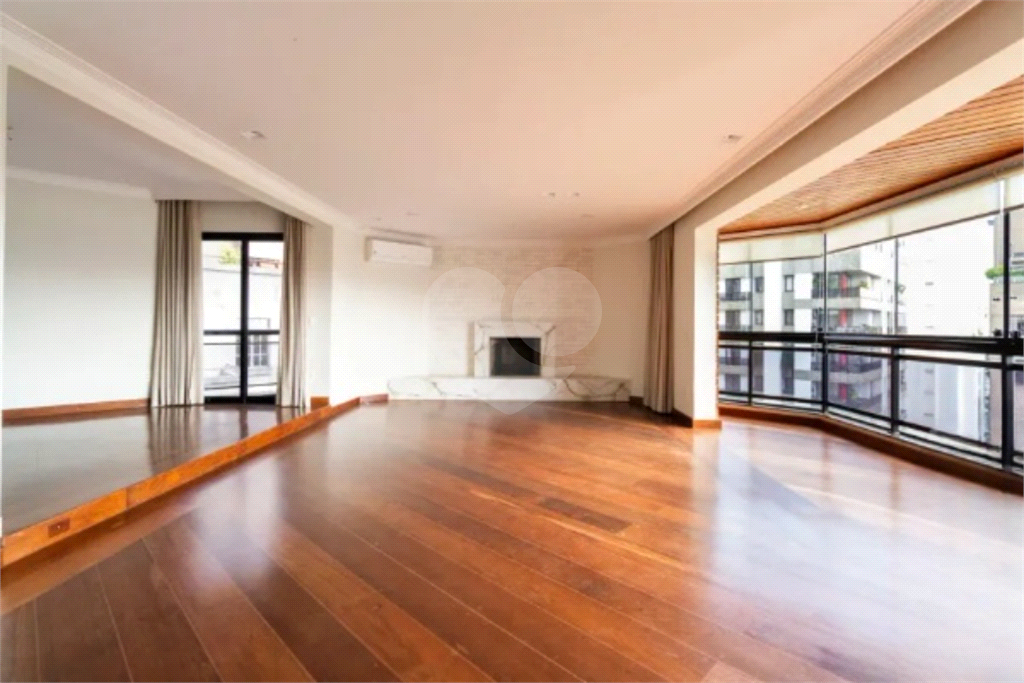 Higienópolis: 2 suítes, varanda envidraçada e vista aberta