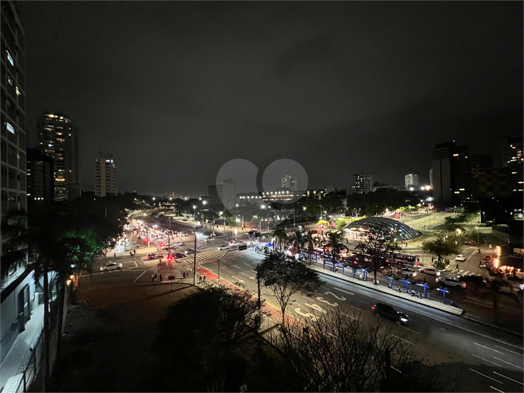 STUDIO À VENDA NO BROOKLIN