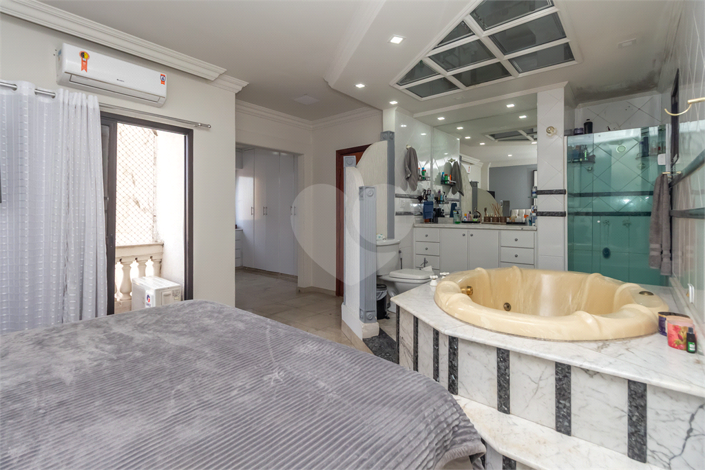 COBERTURA 3 QUARTOS 3 VAGAS À VENDA NA SAÚDE VENDER