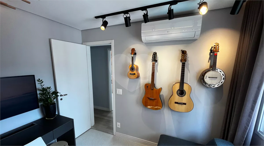 Este amplo e confortável apartamento está situado no vibrante bairro do Limão, em São Paulo