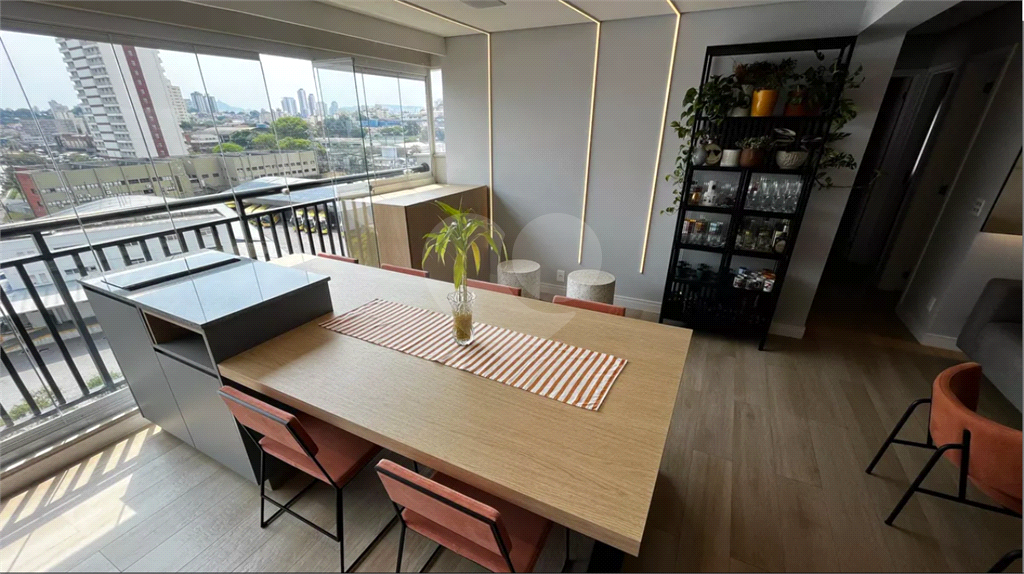 Este amplo e confortável apartamento está situado no vibrante bairro do Limão, em São Paulo