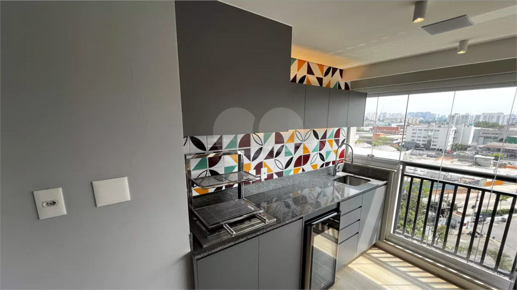 Este amplo e confortável apartamento está situado no vibrante bairro do Limão, em São Paulo