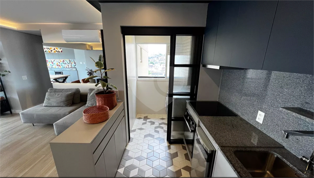 Este amplo e confortável apartamento está situado no vibrante bairro do Limão, em São Paulo