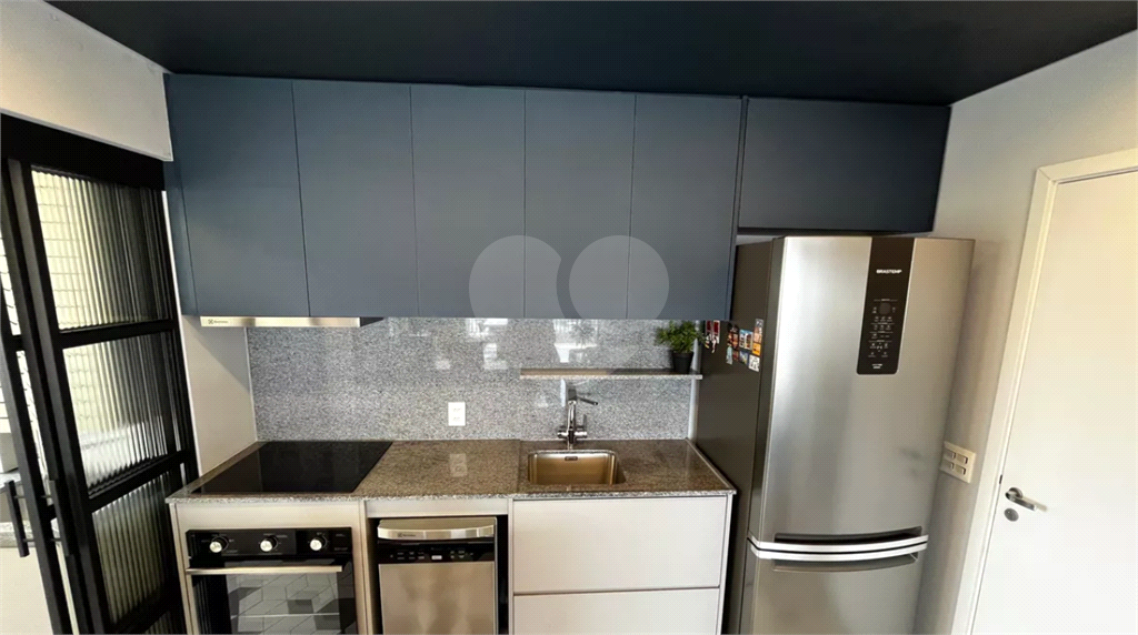 Este amplo e confortável apartamento está situado no vibrante bairro do Limão, em São Paulo